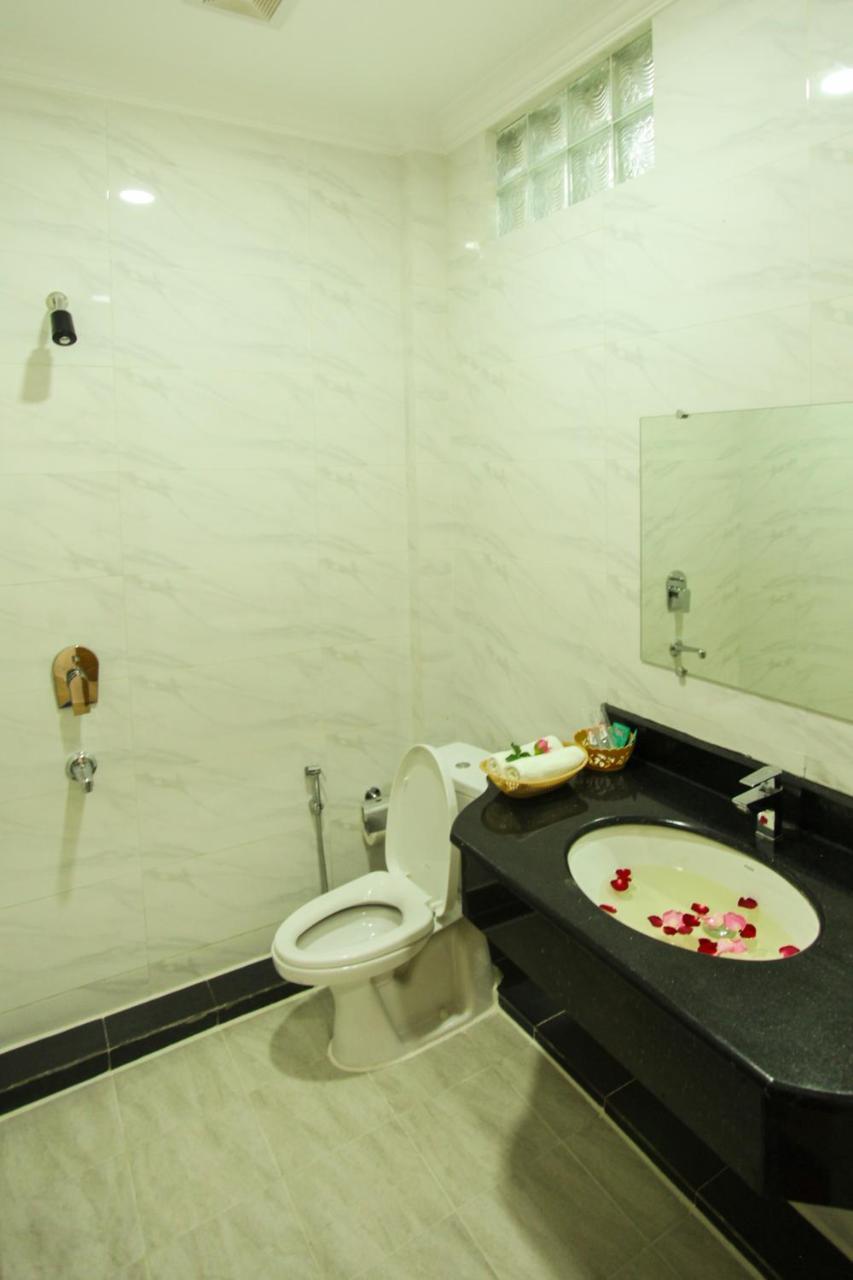 Five One Star Hotel Nyaungshwe Township Exterior photo