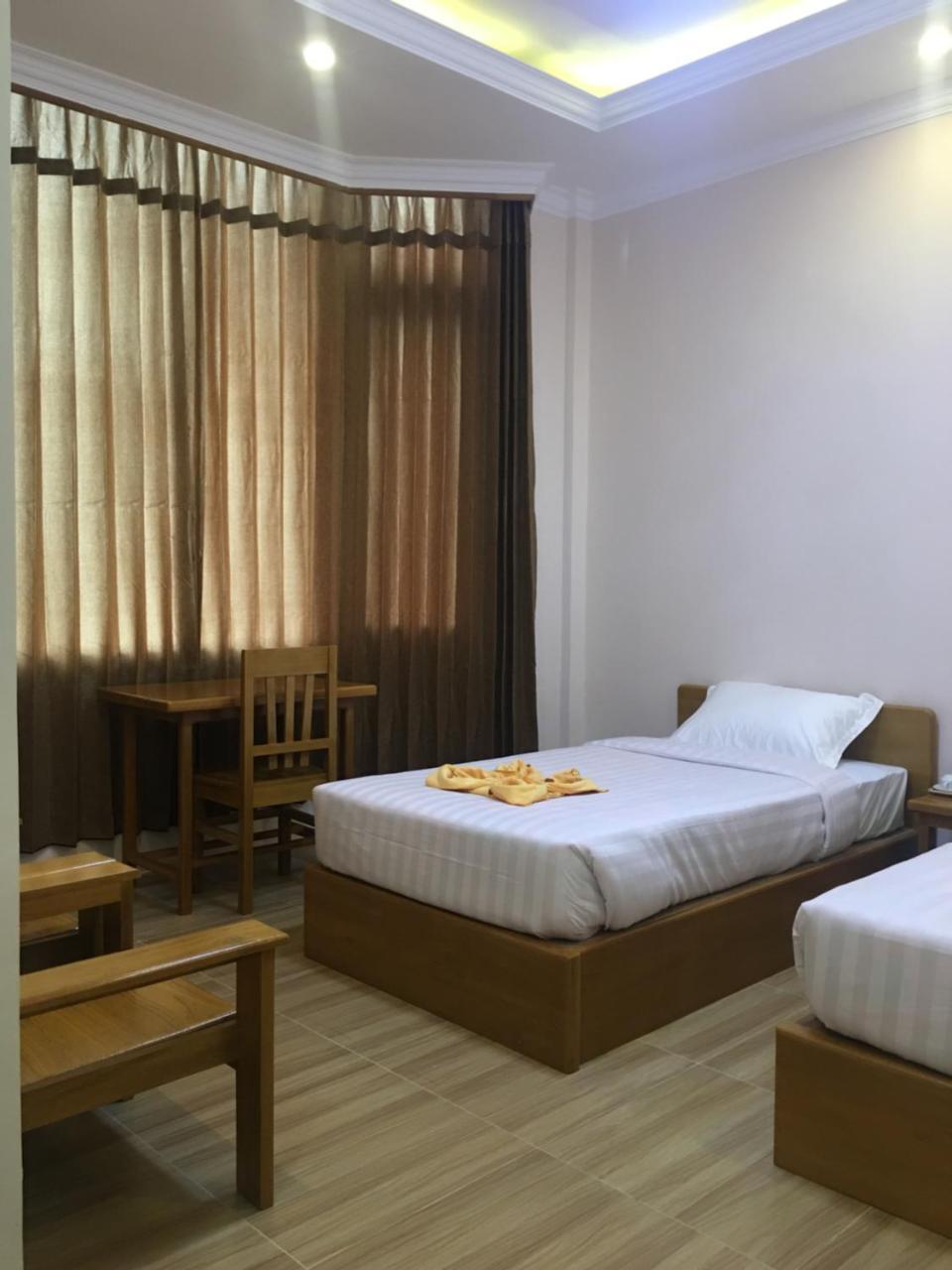 Five One Star Hotel Nyaungshwe Township Exterior photo